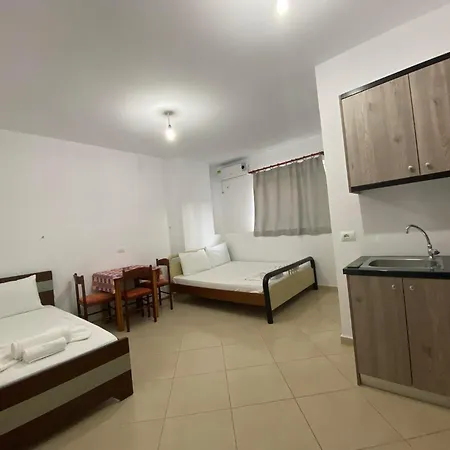 Earta & Leo Appartement *