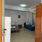Earta & Leo Апартаменты Ксамил