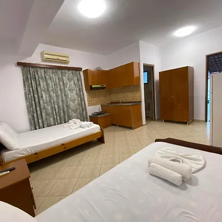 Earta & Leo Apartment