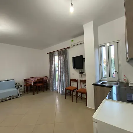Earta & Leo Apartment