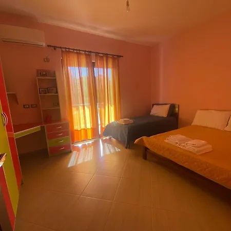 Earta & Leo Apartment *