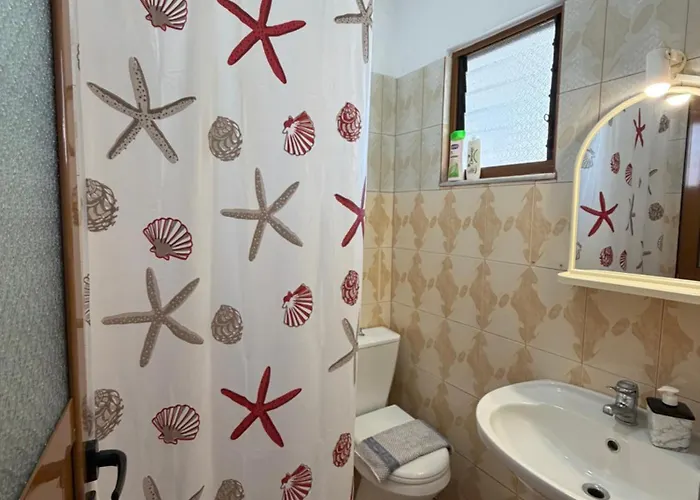 Earta & Leo Appartement *